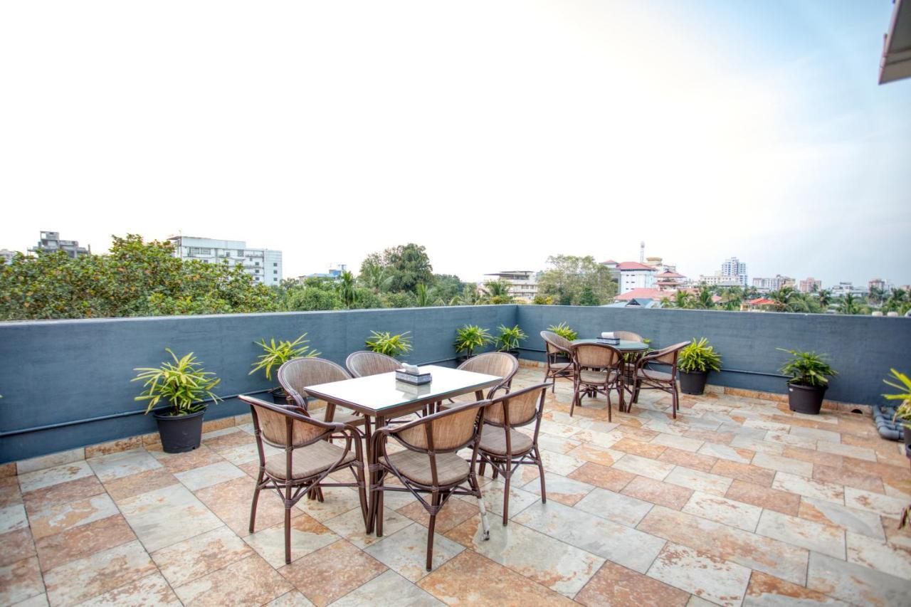 Hotel Span International Kochi Exterior photo